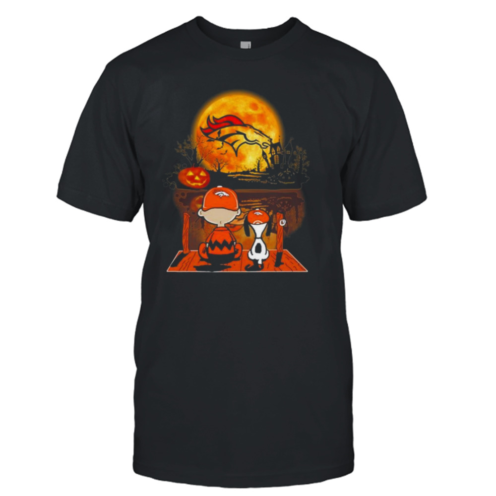 Snoopy And Charlie Brown Denver Broncos Sitting Under Moon Halloween 2023 T-shirt